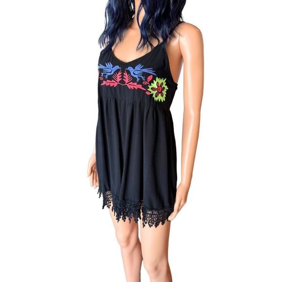 Tasi Malibu Erin Boho Embroidered Black Romper Size Small Festival Vacation - Picture 4 of 7
